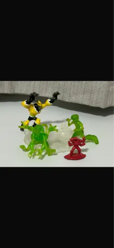 Mini figure ben 10 + aliens