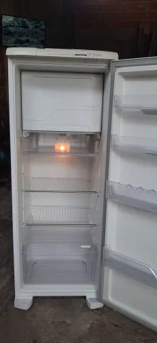 Geladeira electrolux frost free 