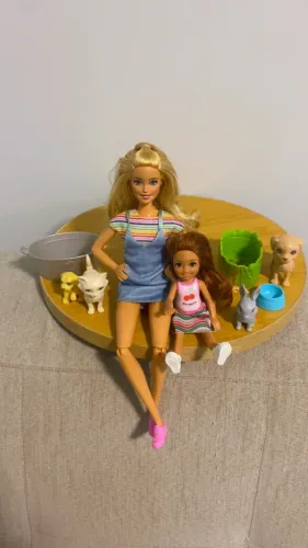 Barbie banho de cachorrinhos e Chelsea