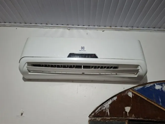 Split 12mil BTU, ar condicionado Inverter eletrolux