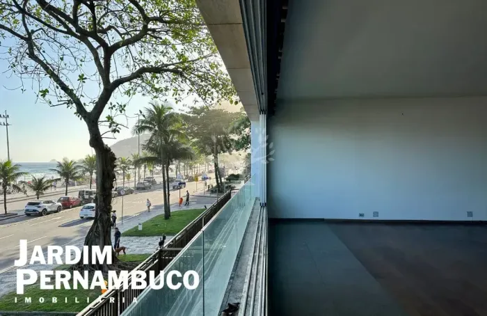 Apartamento na Delfim Moreira em Predio com Retrofit