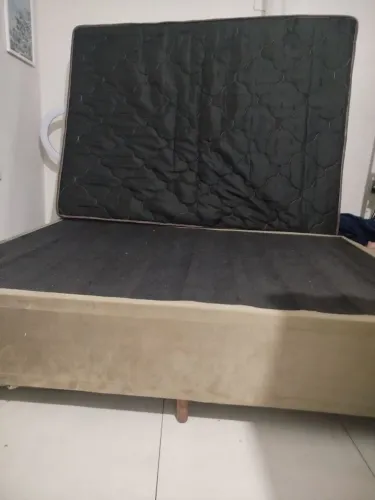 Oportunidade cama box com colchão de molas ensacadas com pouco uso semi nova *