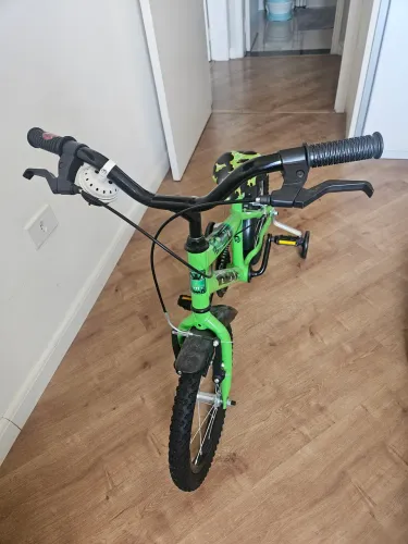 Vendo bicicleta Aro 16 em Otimo Estado, meu filho nunca usou.