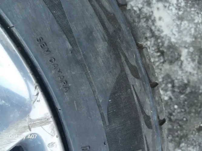 Vendo essa roda de jeep compass