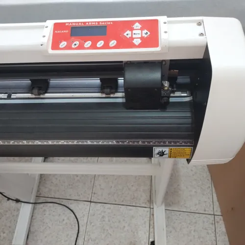 Plotter de Recorte eletrônico, 72cm, corta vinil e papeis