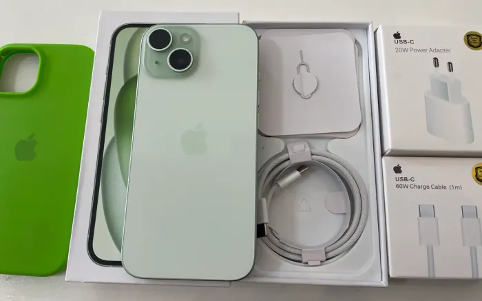 iPhone 15 128GB todo original, com cupom fiscal, garantia de 90 dias e acessórios lacrados