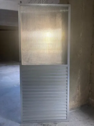 Porta de correr de alumínio com vidro canelado - Altura 2,15 x Largura 91cm
