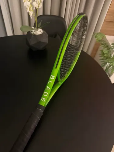 Raquete Wilson Blade Team V8 - Excelente Estado - Pouco Uso ?