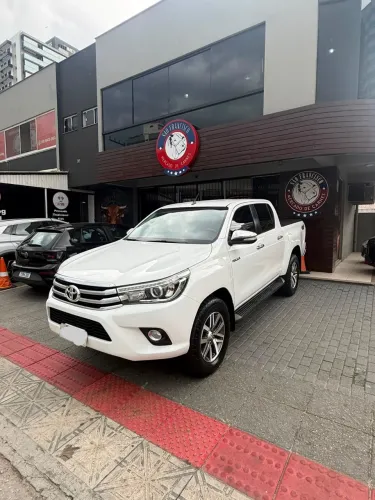 Toyota Hilux CD SRX 4X4 2.8 TDI 16V Diesel Aut. 2017