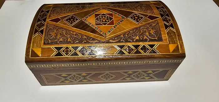 Caixa Libanesa em Madeira Trabalhada à Mão com Veludo - Mosaico Oriental
