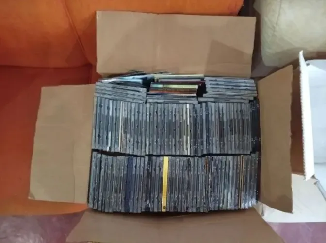 225 CDs diversos estilos musicais