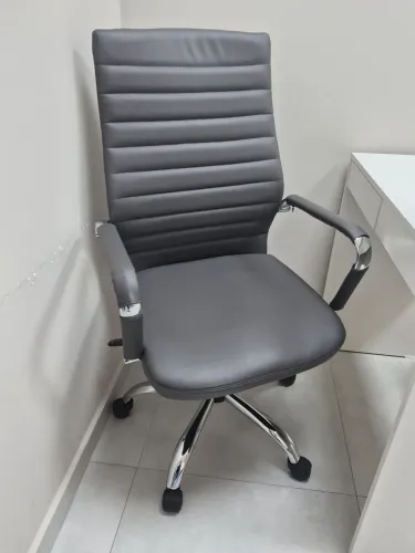 Cadeira Executiva Giratória