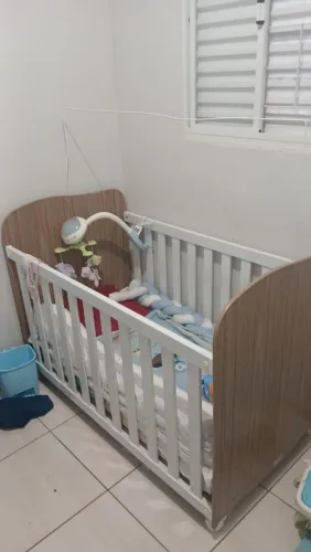 Vendo Conjunto de Guarda Roupa e Berço
