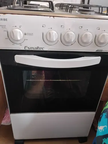 Fogão usado . Bem conservado