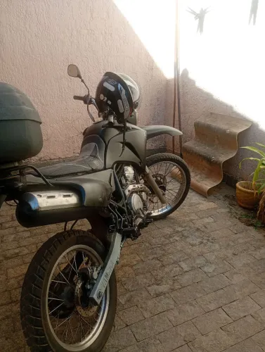 XTZ 250 vendo 9,500