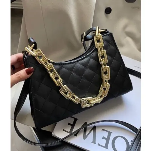 Bolsa de ombro com corrente