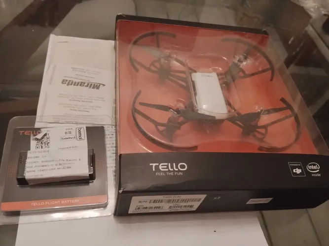 Drone DJI TELLO , Original Intel . Zero sem marcas de uso , bateria zero 100%