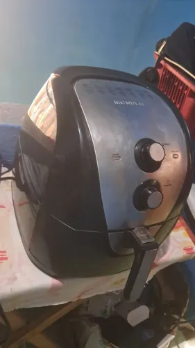 Airfryer 8 litros com defeito