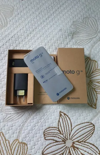 Motorola Moto G35 - 5G - 256Gb de memória interna.