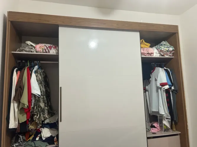 Guarda roupa grande
