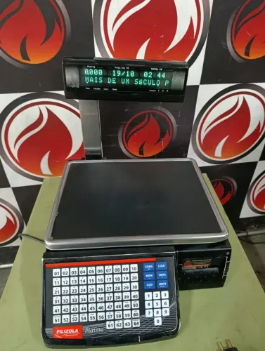 Balança comercial etiquetadora marca  Filizola Platina  até 15 kg .220 volts