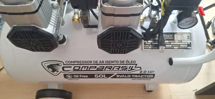 Compressor compbrasil 2hp 50l 10 pés isento de óleo 