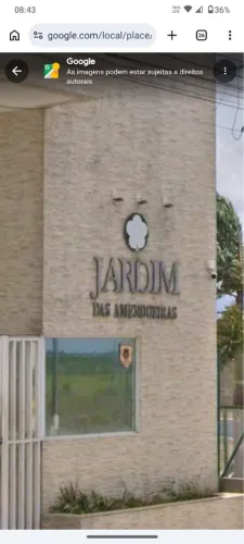 Casa no condomínio Amendoeira