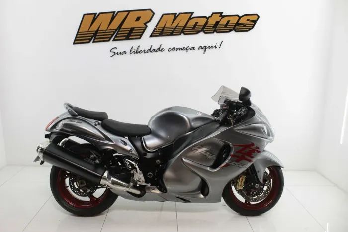 SUZUKI GSX 1300 RA HAYABUSA
