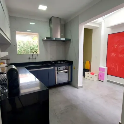 Casa Condomínio no CAMPOLIM Sorocaba à venda. 3 quartos (1 suíte) perto Shopping Iguatemi