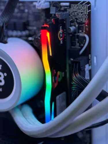 8gb Memoria Ram DDR4 Geil Super Luce RGB 3000Mhz