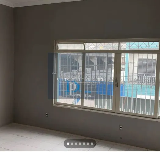 Sala comercial para locação no Centro de Jacareí, com 30m², luz natural, WC privativo e co