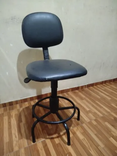 CADEIRA DE ESCRITÓRIO GIRATÓRIA