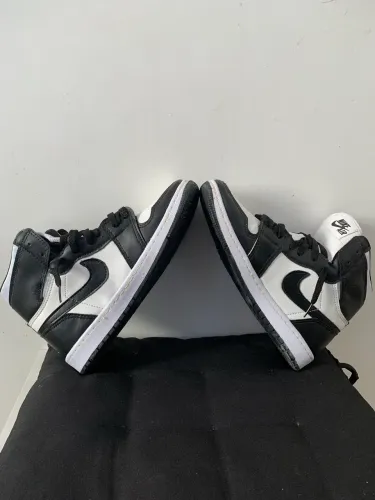 Tênis Casual Preto e Branco Estilo Streetwear