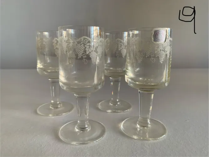 Taças de cristal reinoso para licor