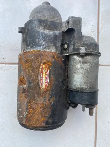 Vendo Motor arranque original Opal 6cc. Em ótimo estado. Só pegar e instalar. 