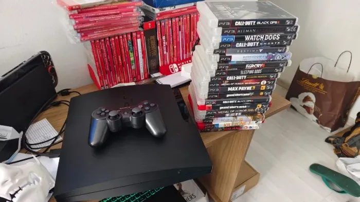 PS3 slim Impecável 18 jogos midia fisica