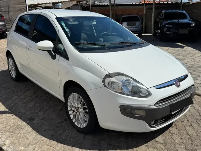 Fiat Punto Essence 1.6 Flex 16V 5P 2014