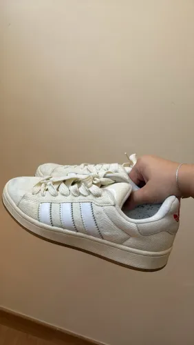 Adidas campus