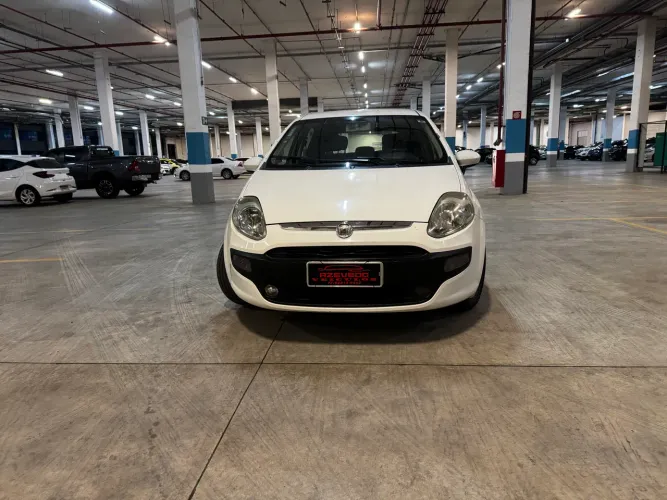 Fiat Punto Attractive 1.4 Fire Flex 8V 5P 2013