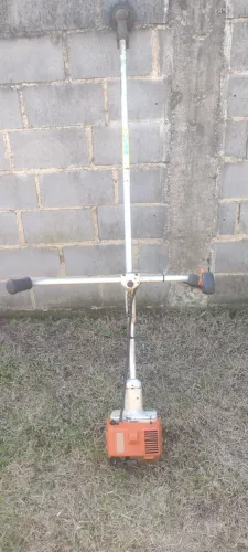 Roçadeira Stihl FS 220