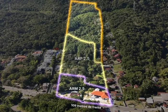 Terreno à venda por R$ 38.000.000,00 com 53.403 m² no Itacorubi, Florianópolis (SC)