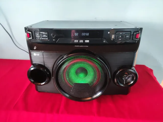Caixa de Som LG XBoom 200W