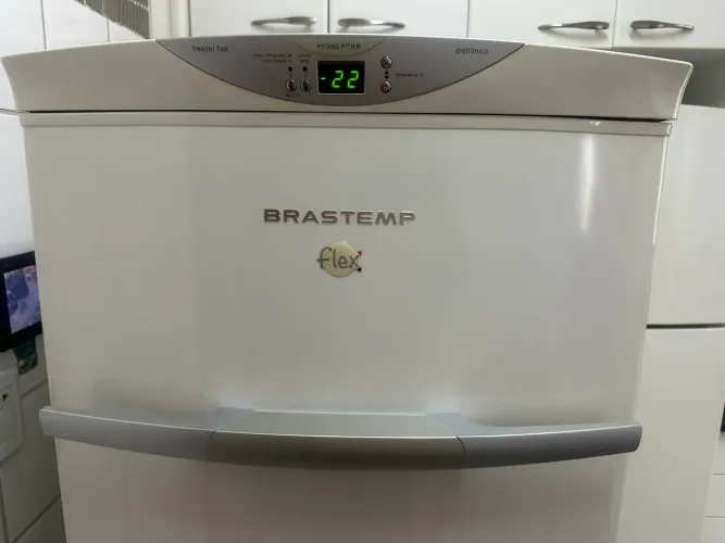 Freezer vertical Brastemp 228 L
