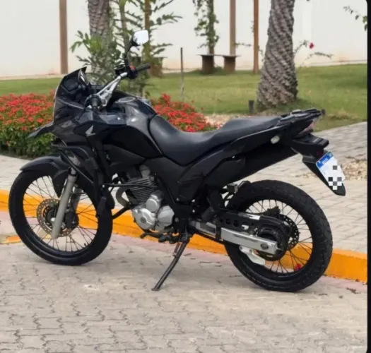 HONDA XRE HÍBRIDA 300 automática.