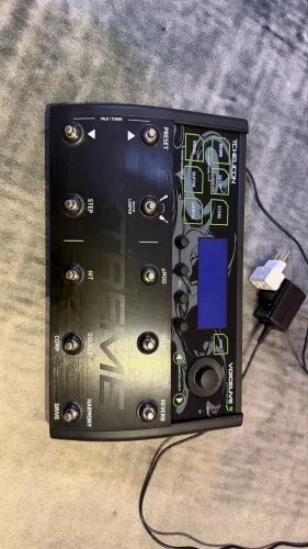 Pedaleira de voz TC helicon voicelive 3 extreme