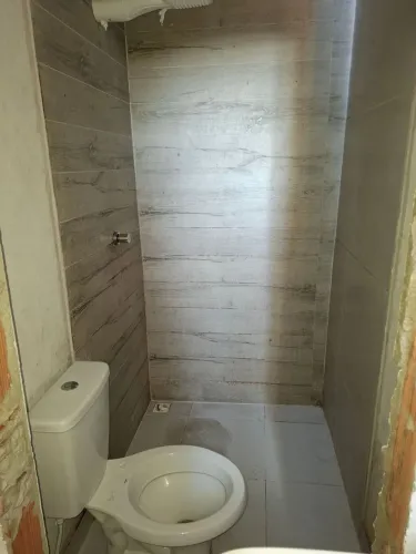Kitnet/ Studio com 1 Quarto(s) e 1 banheiro(s) para Alugar, 29 m² por R$ 800 / Mês