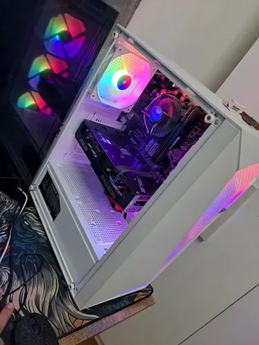 Pc gamer seminovo ele tem caixa e tudo funcionando perfeitamente 