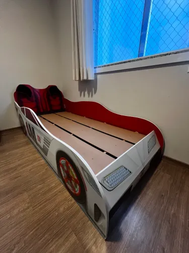 Cama Infantil Móveis Estrela Fast Car Para Colchão 188 x 88 - Branco/Vermelho/Preto