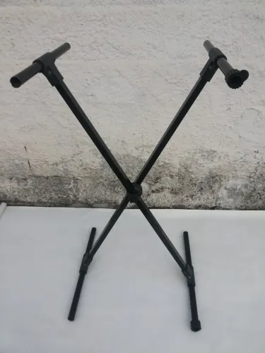 Suporte em X para Teclado ou Piano digital