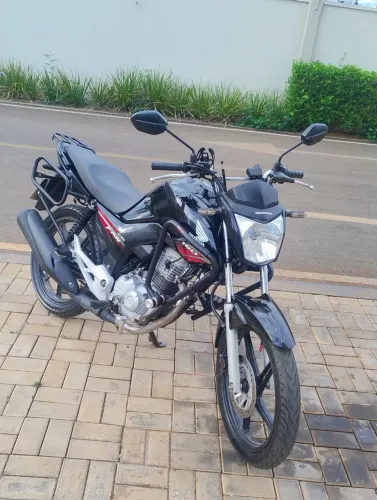 Vendo fan 160 ,ano 2017 , faço troca em carro,faço percalamento cartão .